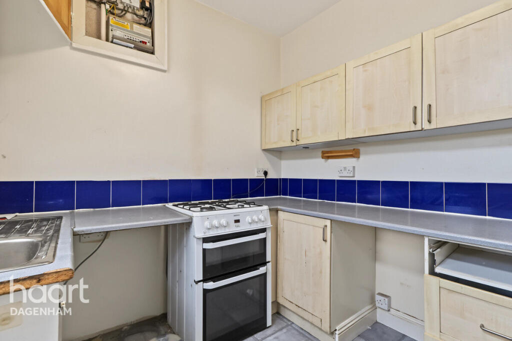 Apartment in Romford - View 4
