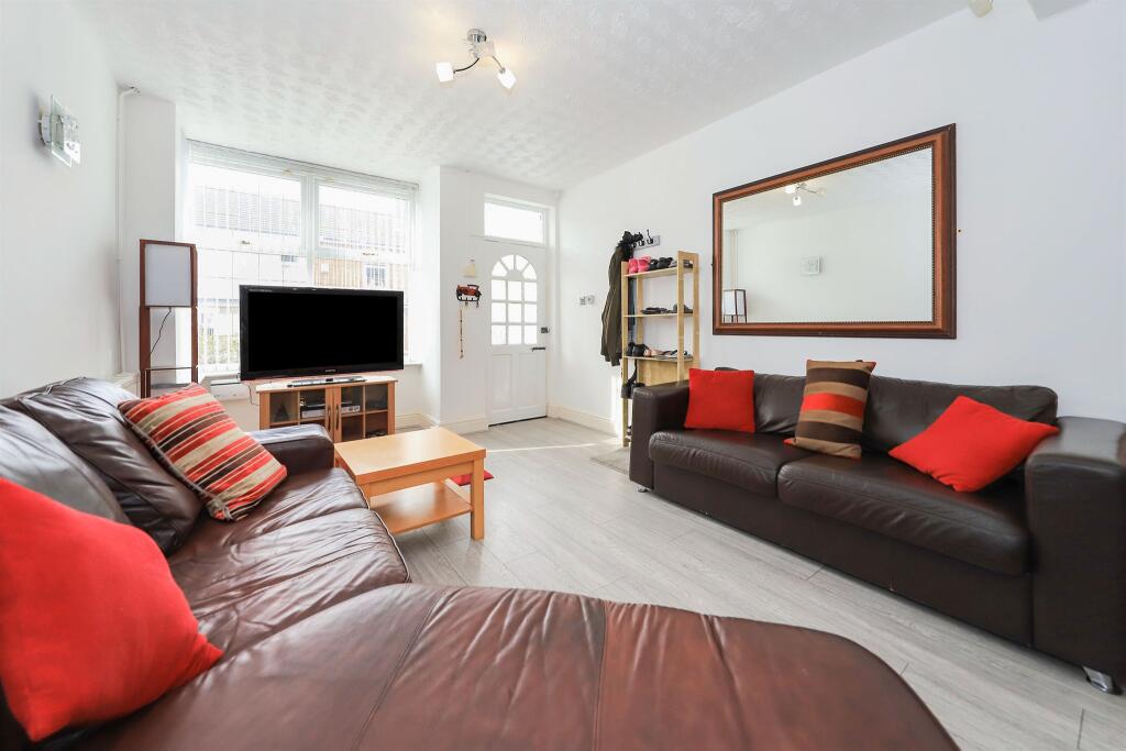 House in Wolverhampton, Penn - View 4