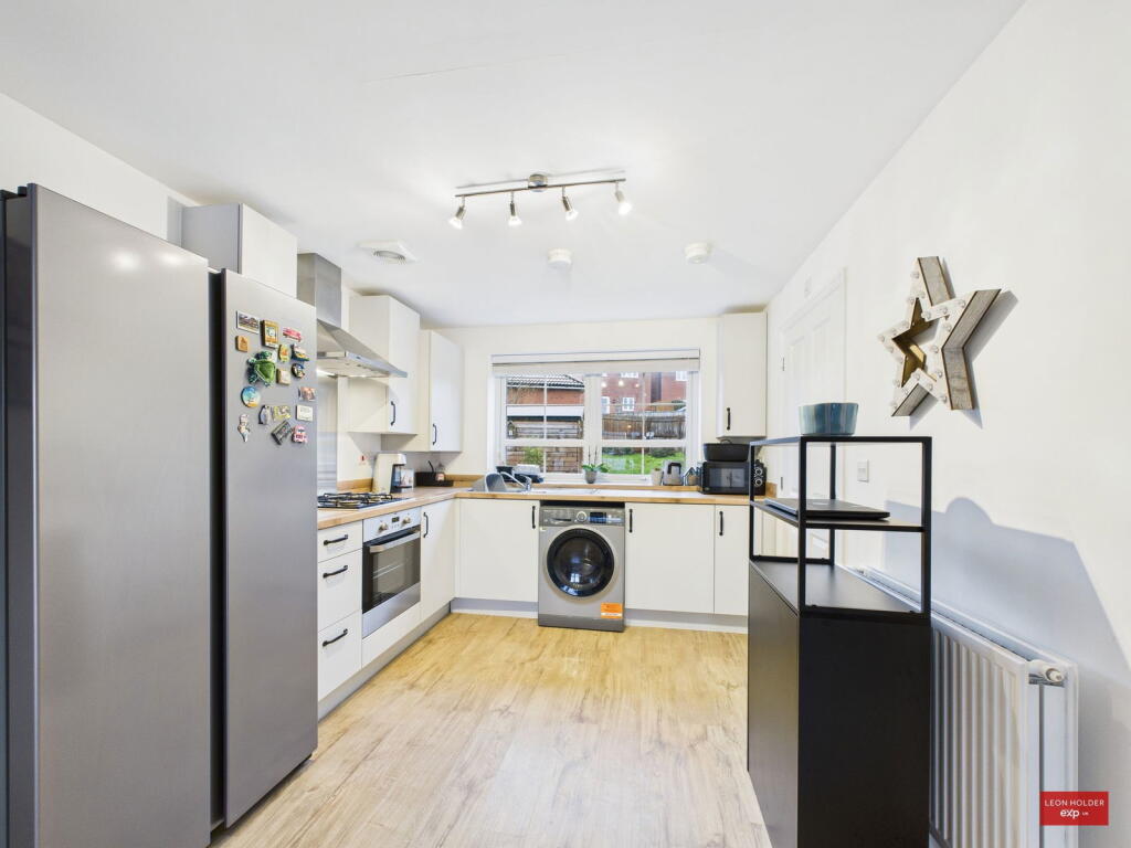 Falcon Row, Newent, Gloucester, GL18 1FA photo 3
