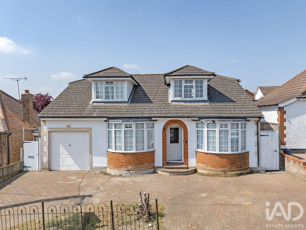 Main image of property: Brackendale Avenue, Basildon, SS13