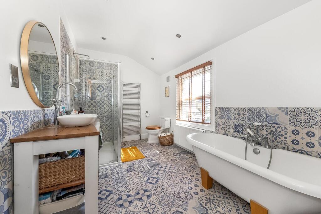 Apartment in London - View 4