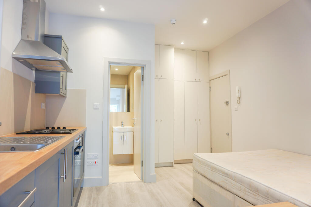 Main image of property: Bournevale Road, LONDON, SW16 2BA