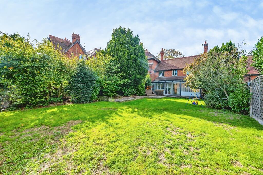 Main image of property: Hawthornden Manor, Uttoxeter