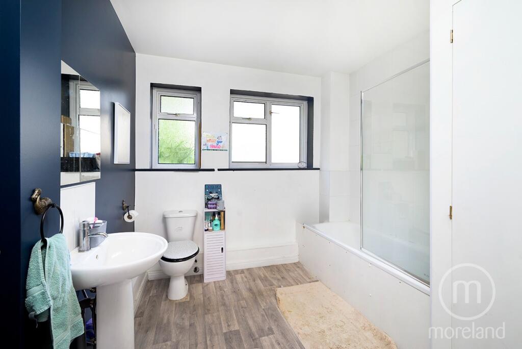Apartment in London - More