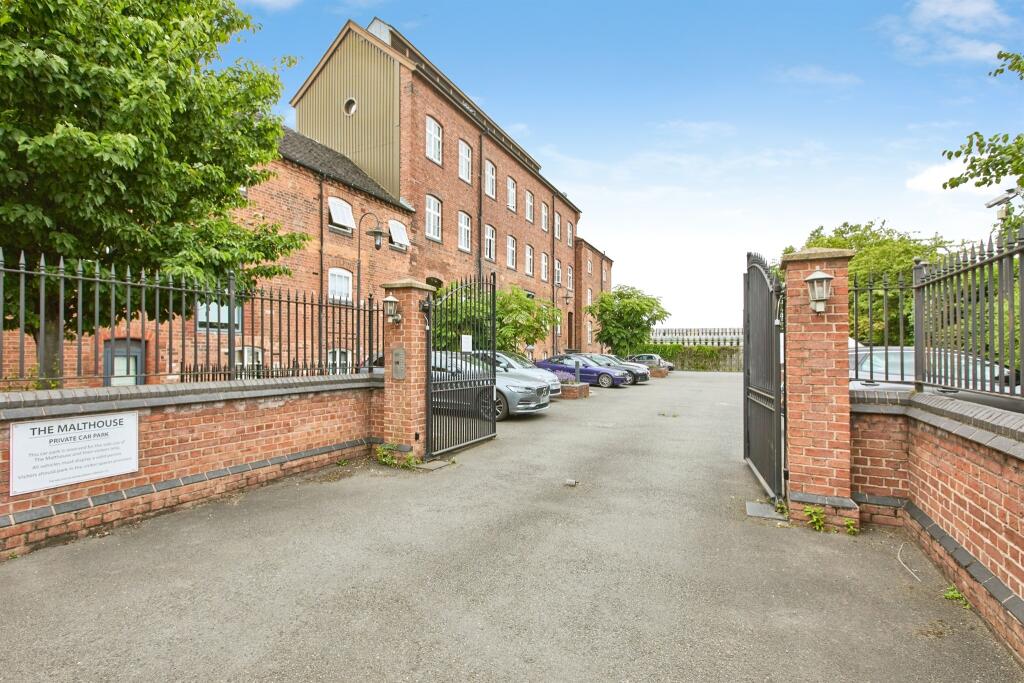 Horninglow Street, Burton-On-Trent - View 3