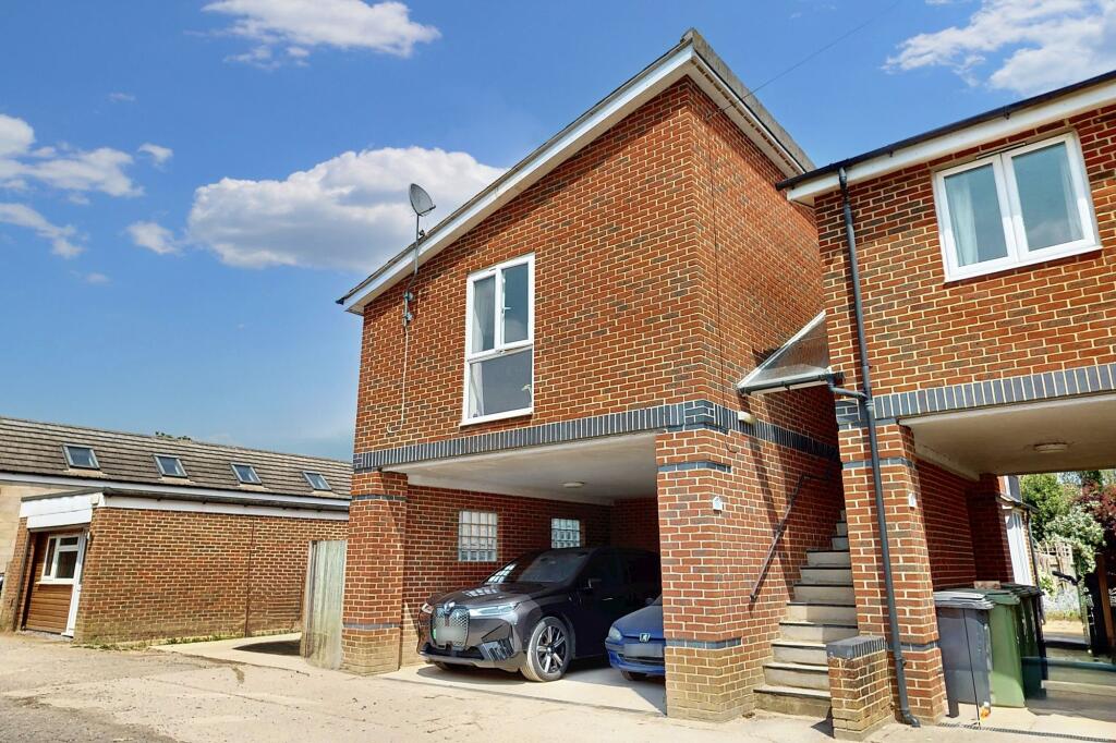 Main image of property: Radley Road, Abingdon, OX14