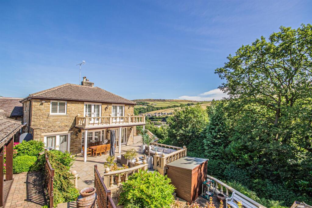 5-bed detached on Field End Lane, Holmbridge, Holmfirth, £995,000