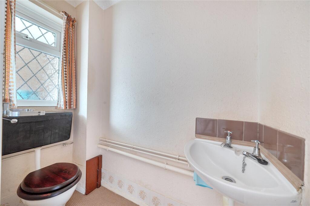 Radnor Drive, Knighton, Powys photo 4