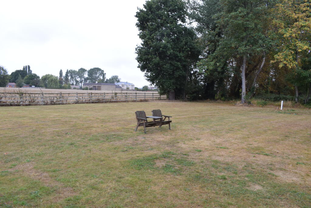 House in Wakefield, Birkin - View 4