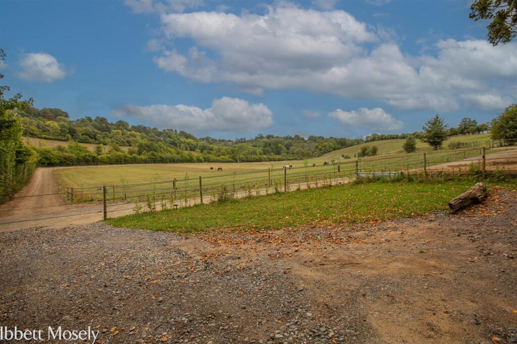 Woldingham - More