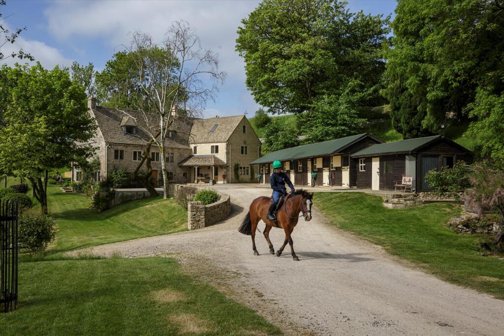 House in Stroud, Bowbridge, Brimscombe and Thrupp - View 2