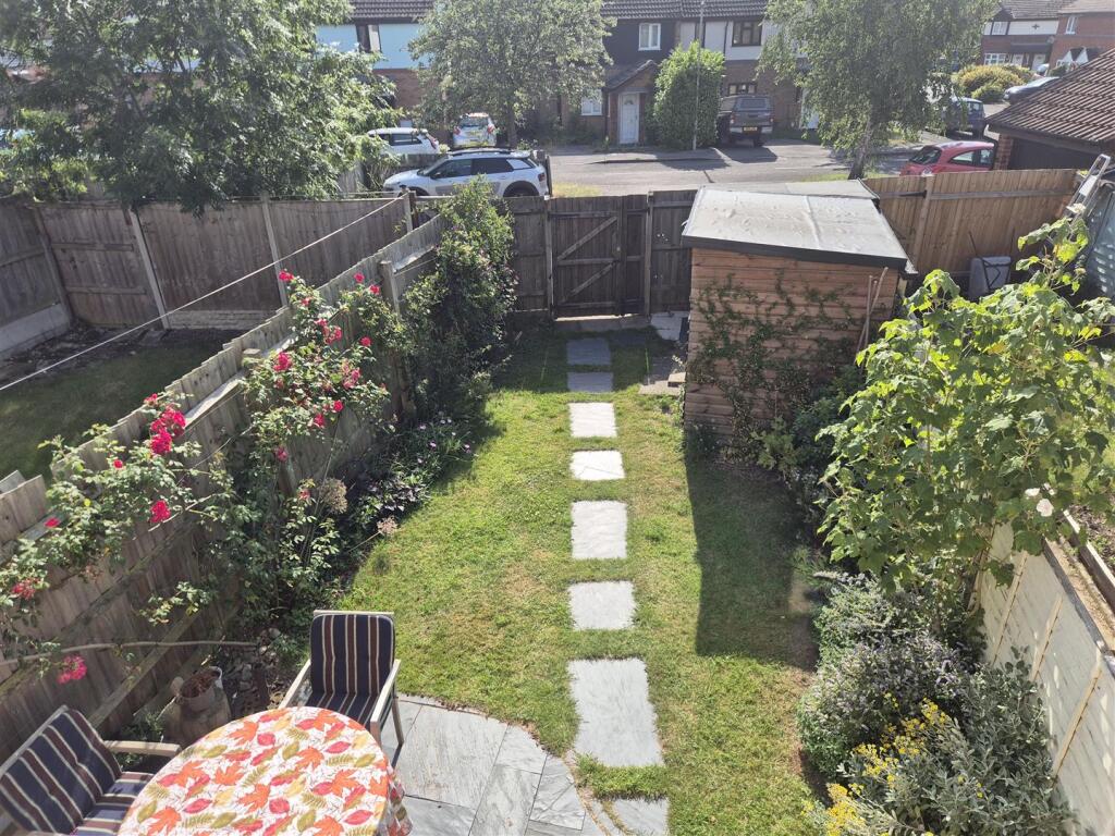 Meadow Road, Alcester photo 5