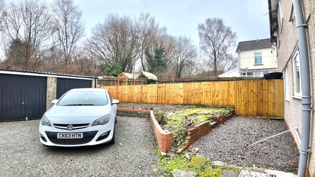 House in Trelewis, Bedlinog - View 5