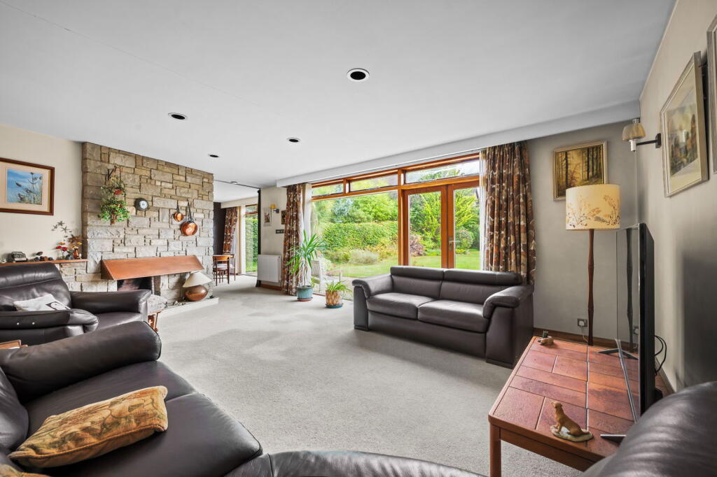 House in London, Farnborough Park, Locksbottom - View 3