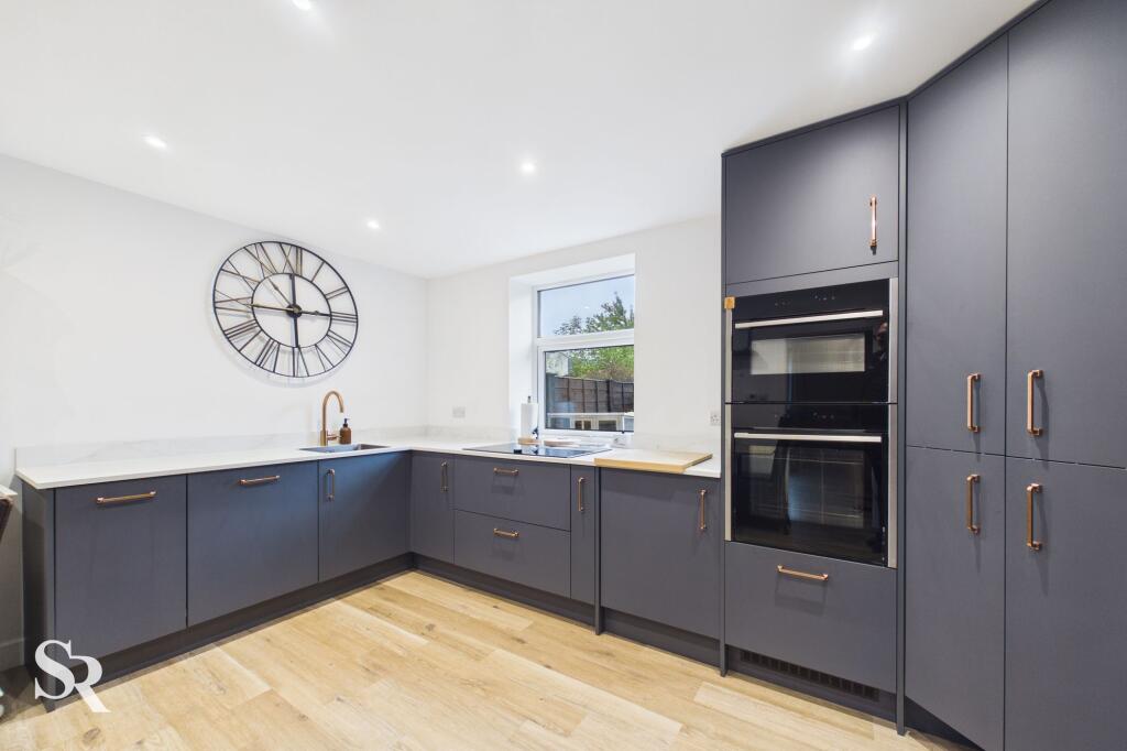 House in High Peak, Chapel-en-le-Frith - View 3