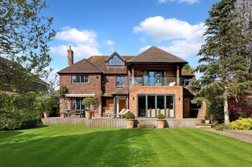 6-bed detached on Hogback Wood Road, Beaconsfield, Buckinghamshire, HP9, £2,000,000