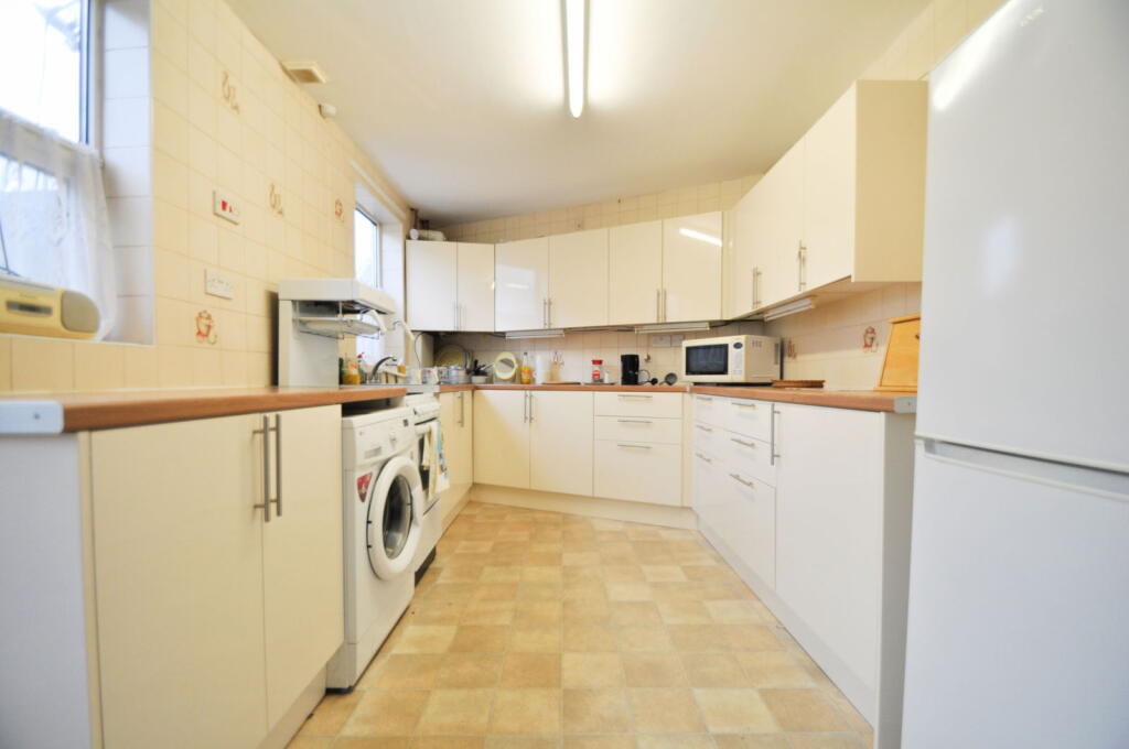House in Wirral, Liverpool City Region - View 3