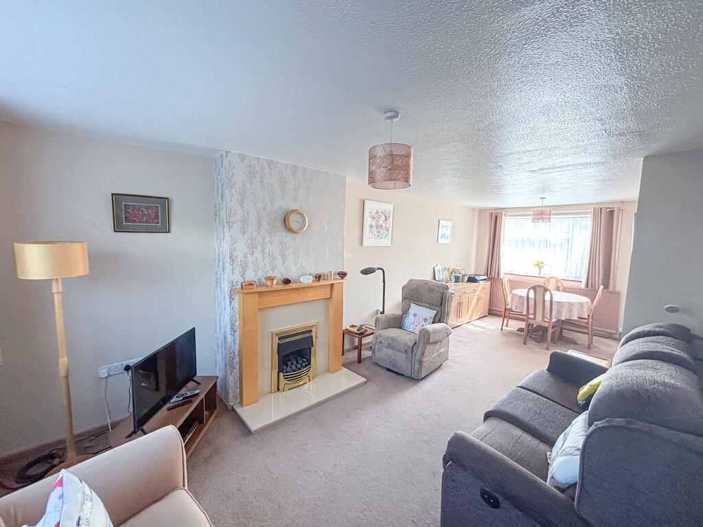 Ambleside Court, Penpedairheol, Hengoed - View 3