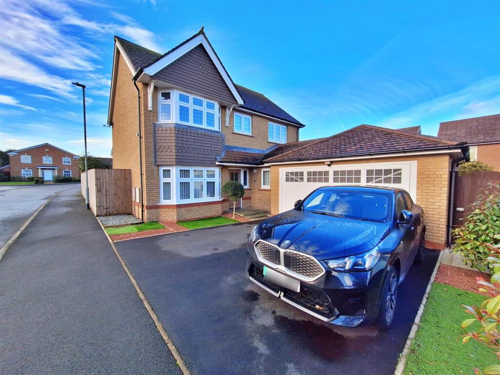 4-bed detached on Redwood Drive, Blackpool, £385,000