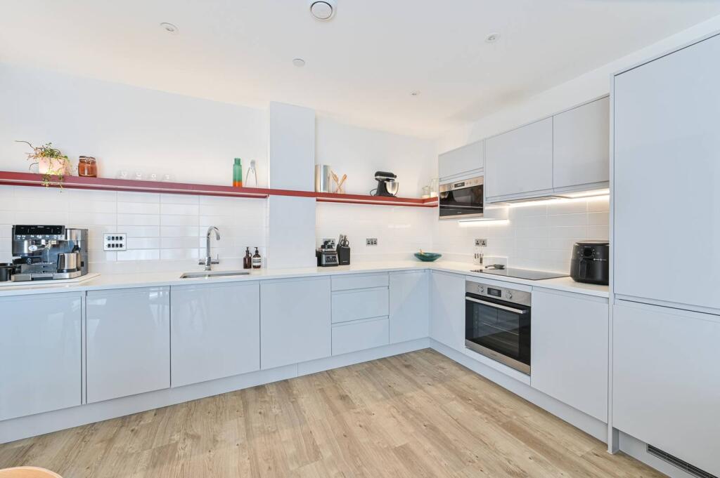 Main image of property: Vousden Grove, Woolwich, London, SE28