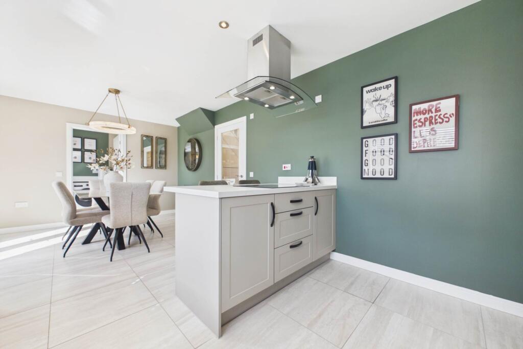 House in Motherwell, North Lanarkshire - More