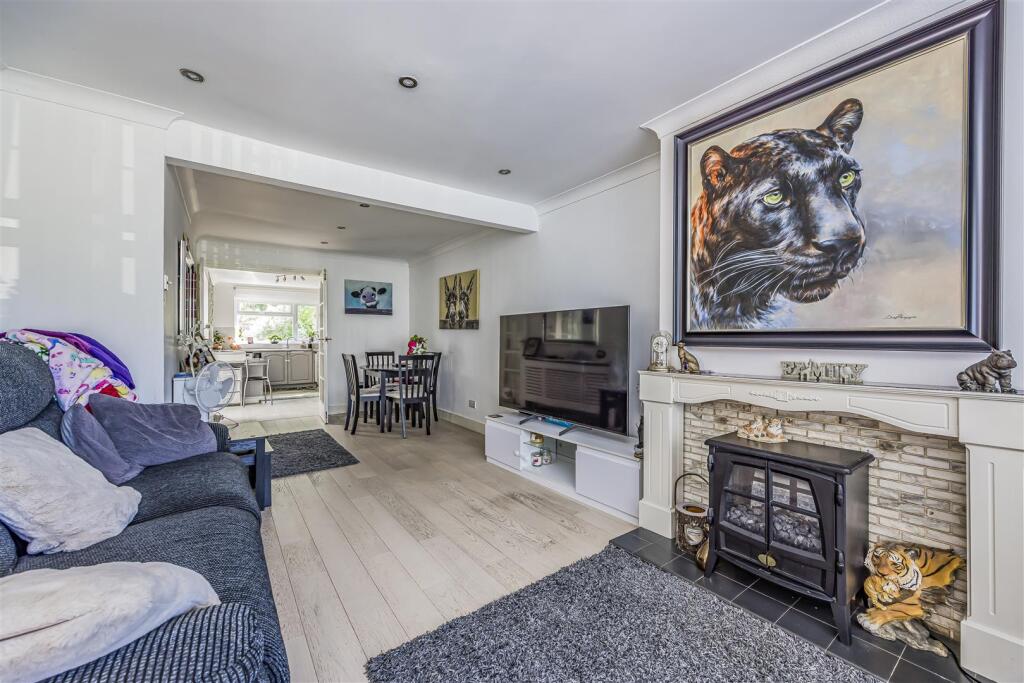 Cherry Tree Avenue, Waterlooville - View 2