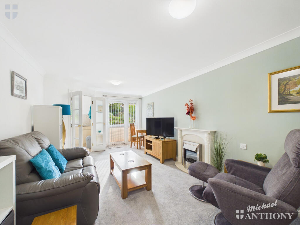 Apartment in Hemel Hempstead - View 2