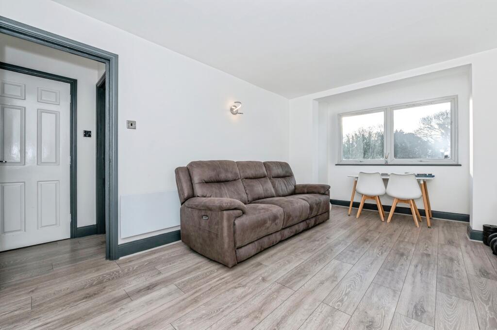 Clifton Road, Gravesend, DA11 - More