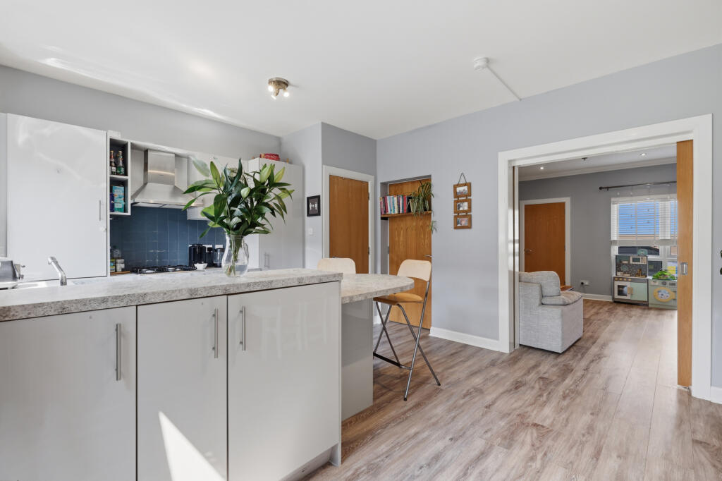 House in Glasgow, Dawsholm, Kelvindale - More