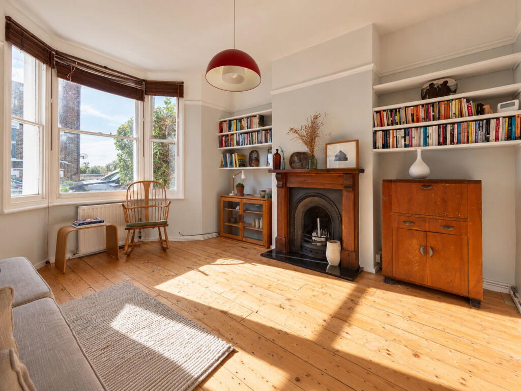 1-bed flat on Fransfield Grove, London, SE26, £325,000
