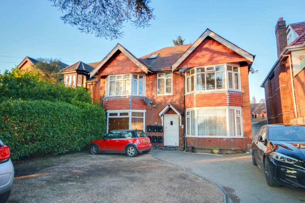 Main image of property: BITTERNE PARK! NO CHAIN! LOW CHARGES! MODERN KITCHEN!