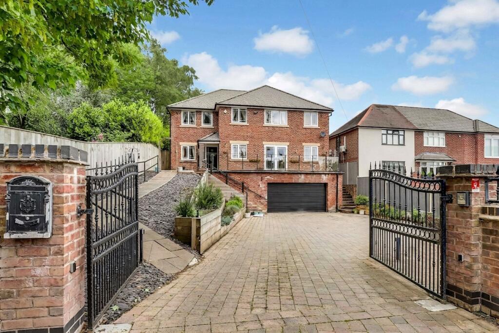 Main image of property: Main Road, Ravenshead, NG15