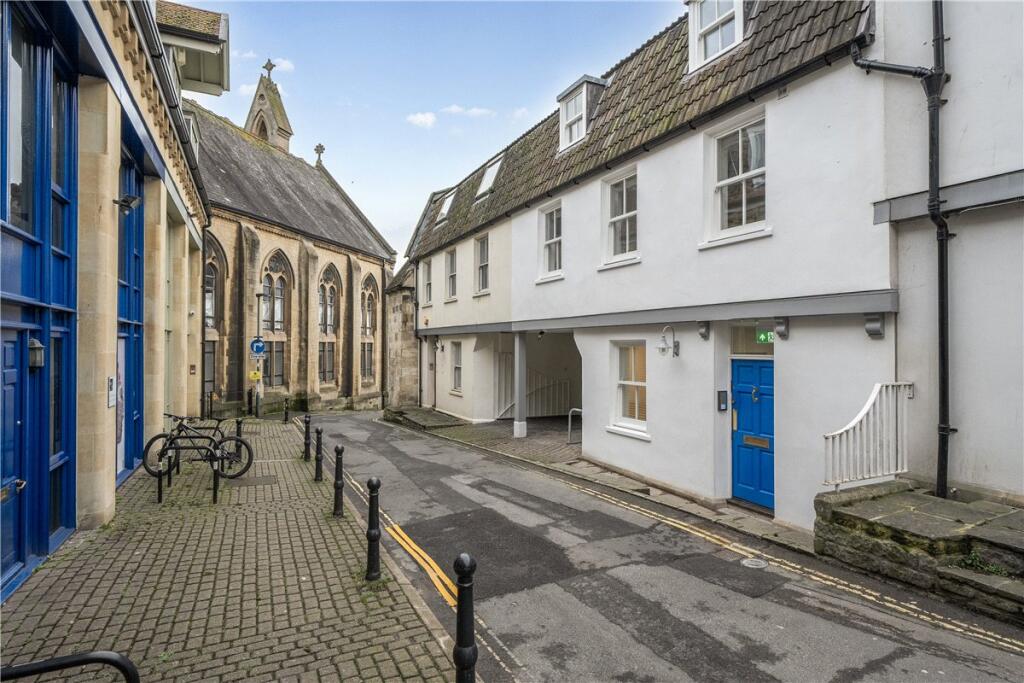 Main image of property: Palace Yard Mews, Bath, BA1