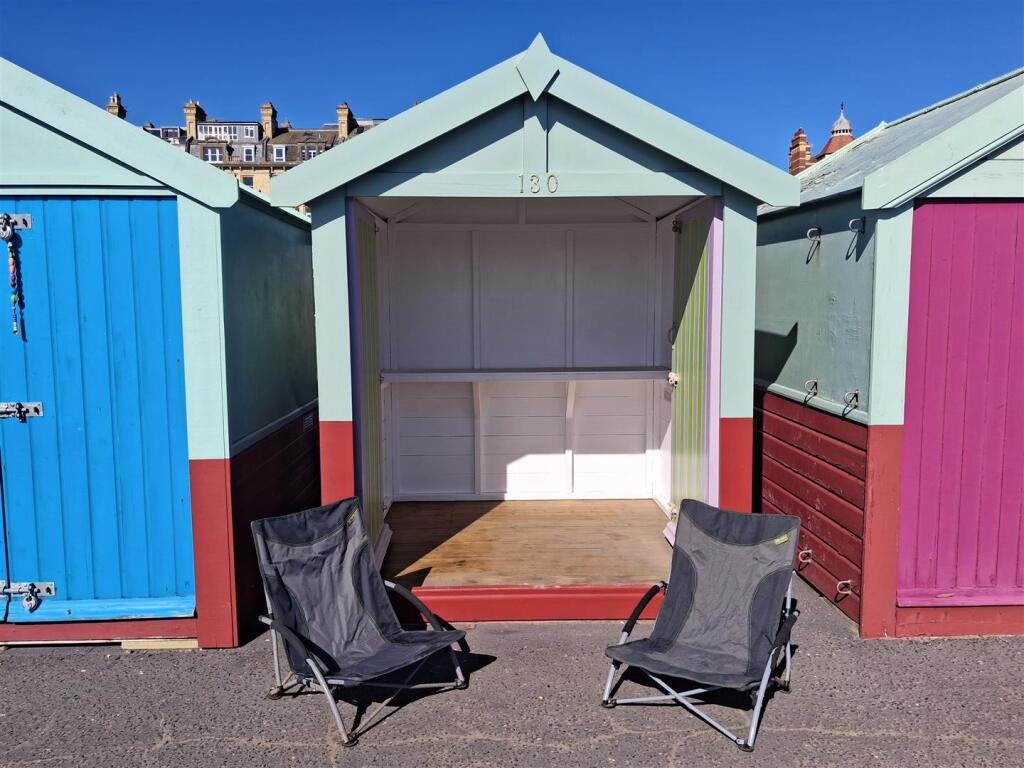 Beach Hut 130, Hove photo 5