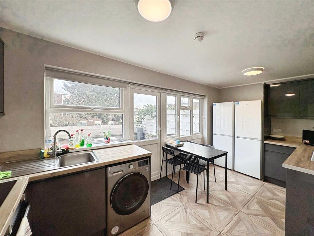House in Guildford - View 4