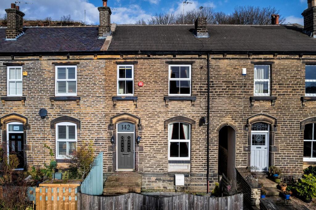 3-bed terraced on Longwood Gate, Longwood, Huddersfield, £280,000