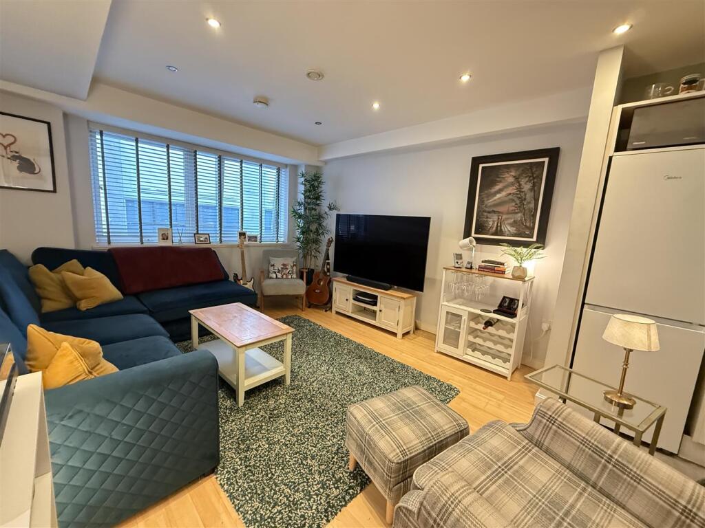Apartment in Manchester - View 4