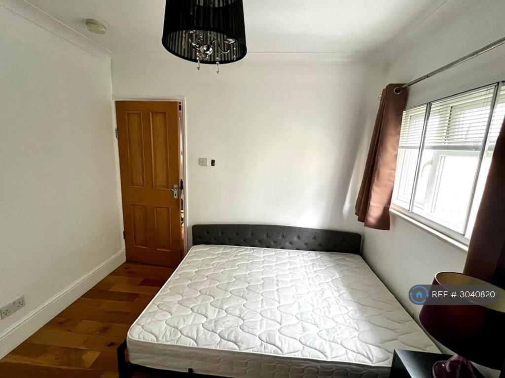 House in London - View 4