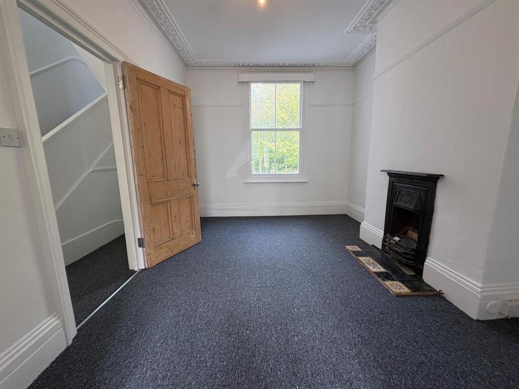 Apartment in Brighton, Round Hill - View 5
