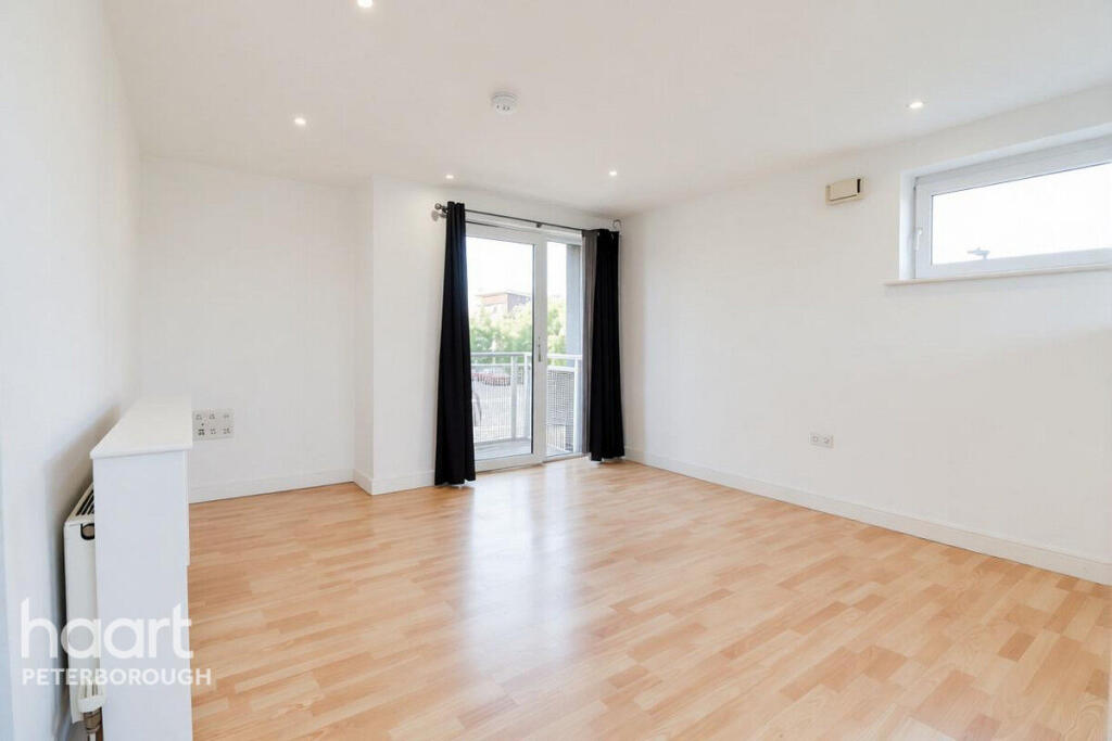 1-bed flat on Cubitt Way, Peterborough, £90,000