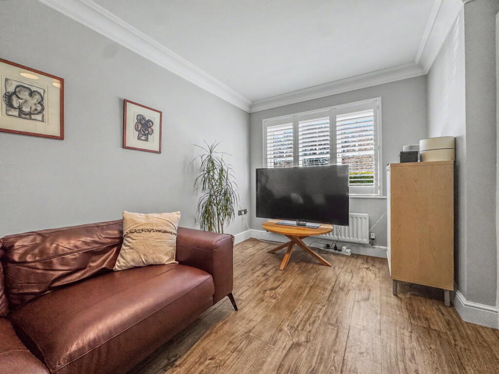 Collingham Drive, Nunthorpe photo 4