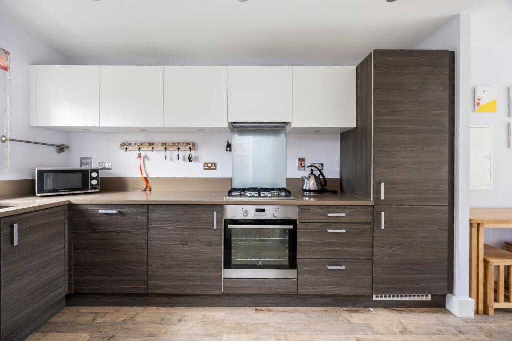 House in Haywards Heath, Cuckfield - View 3