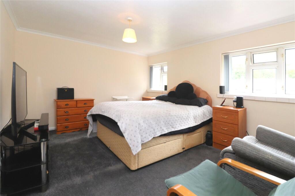 House in Woking, Surrey - View 5