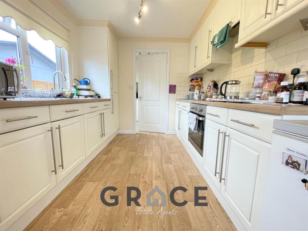 Chalk Hill Lane, Great Blakenham, Ipswich photo 4