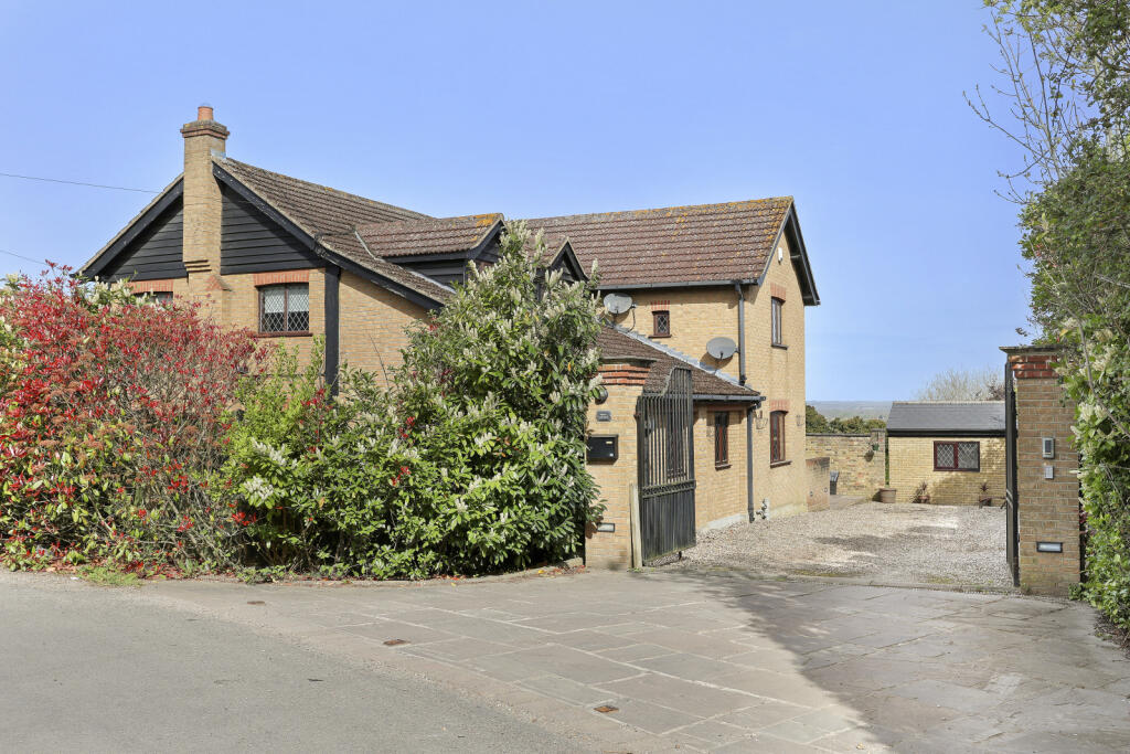 5-bed detached on Mott Street, Loughton, Essex, IG10, £1,475,000