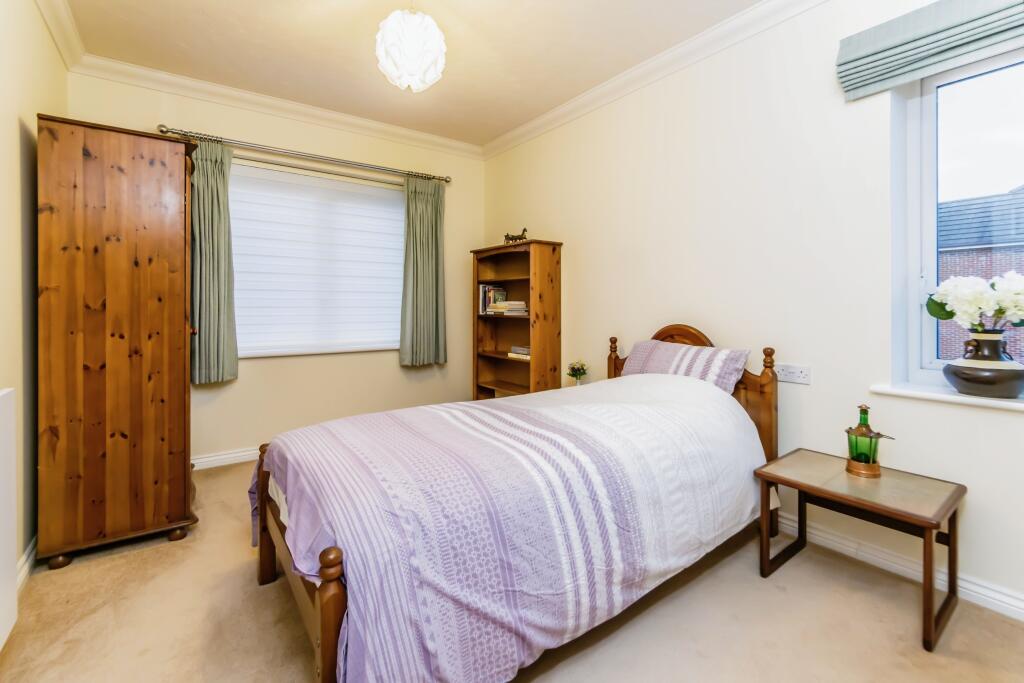 Caterham Lodge, Stafford Road, Caterham, Surrey, CR3 photo 3