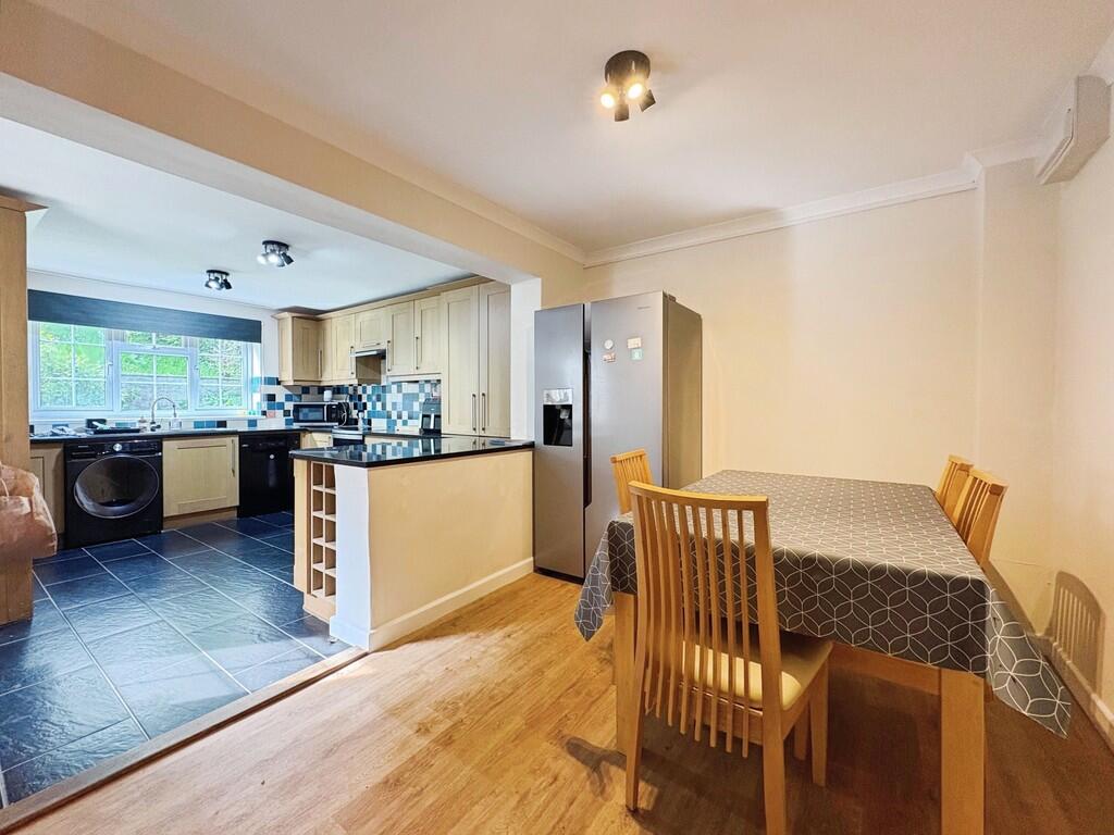 Cherry Tree Drive, Yeovil photo 5