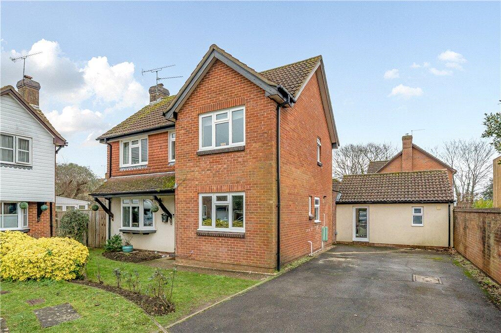 5-bed detached on Benedict Close, Romsey, Hampshire, £600,000