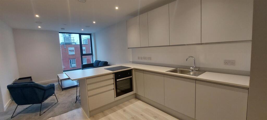 Main image of property: 241, 4 Wharf End