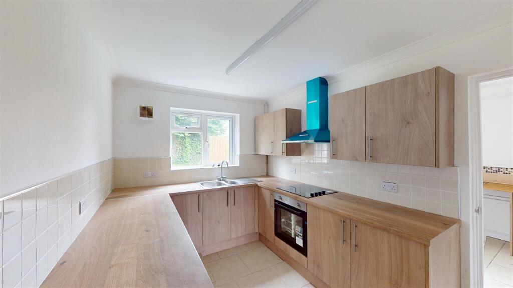 House in Bridgend, Pencoed - View 4